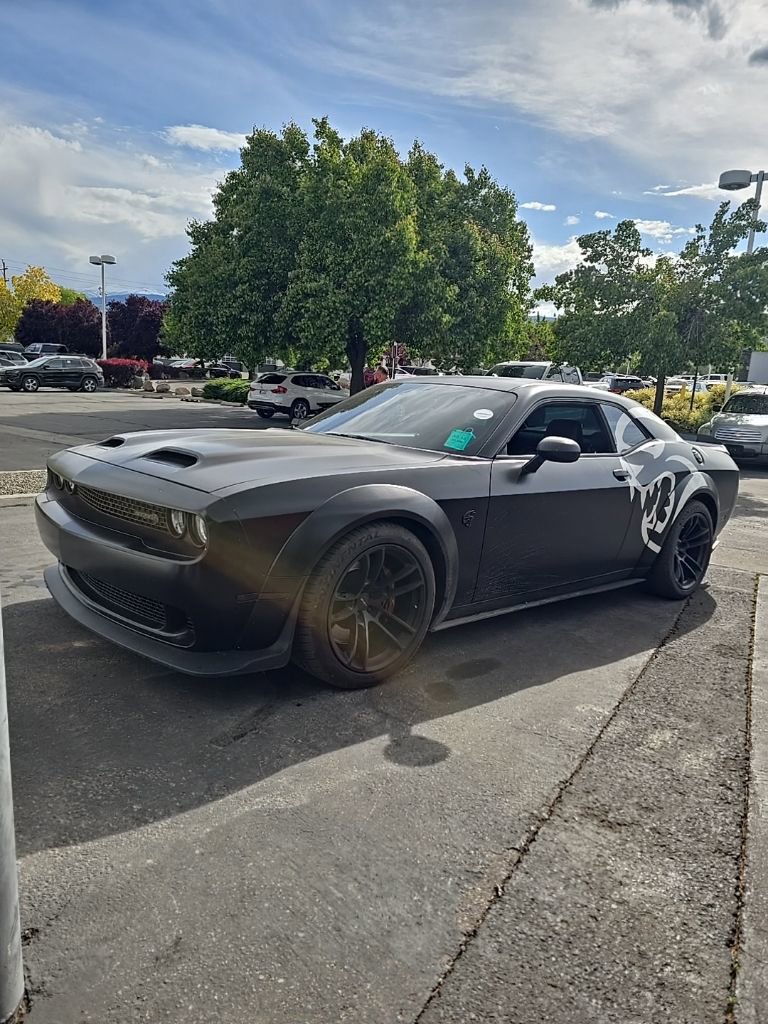 Used 2022 Dodge Challenger SRT Hellcat RWD image 2