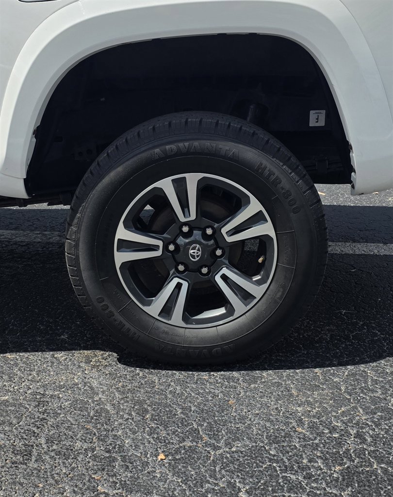 Used 2016 Toyota Tacoma TRD Sport w/ Towing Package AWD/4WD image 37