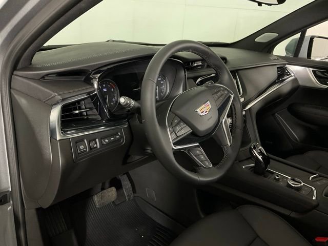 Certified 2025 Cadillac XT5 Premium Luxury w/ Technology Package AWD/4WD image 15