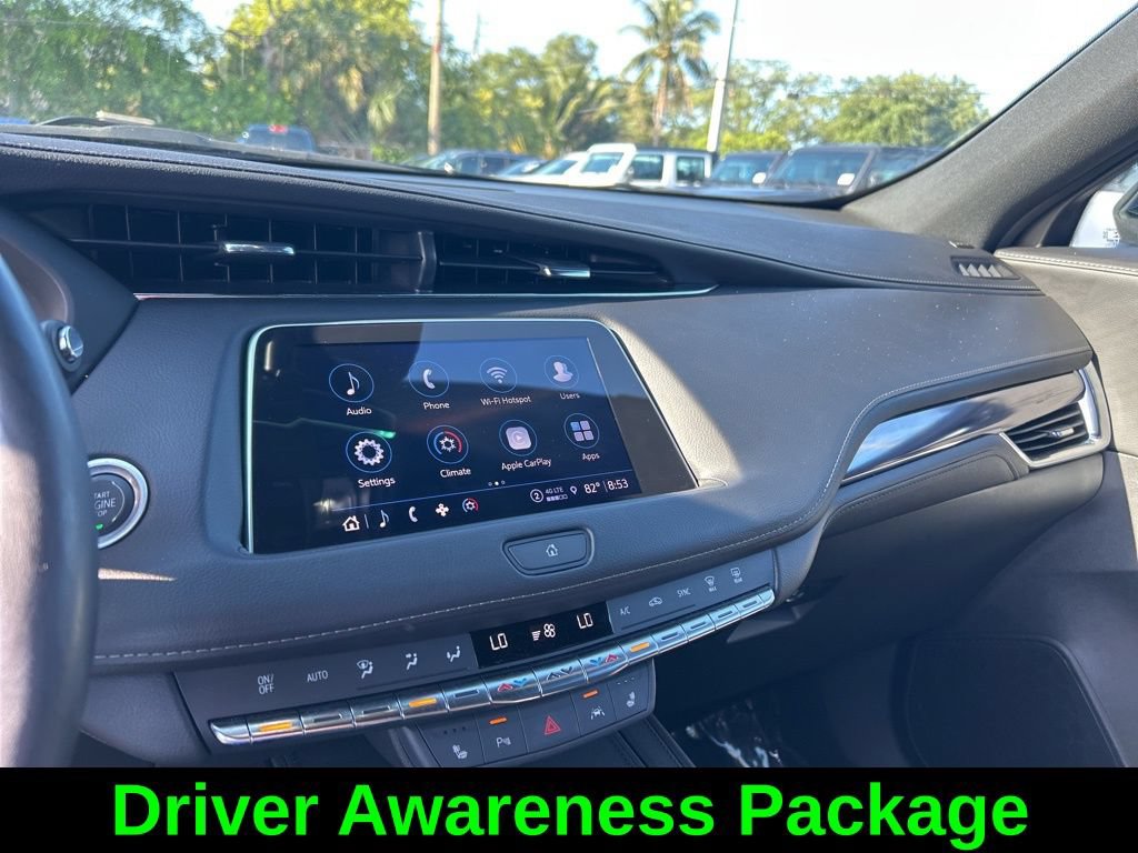 Used 2023 Cadillac XT4 Luxury w/ Cold Weather Package FWD image 13