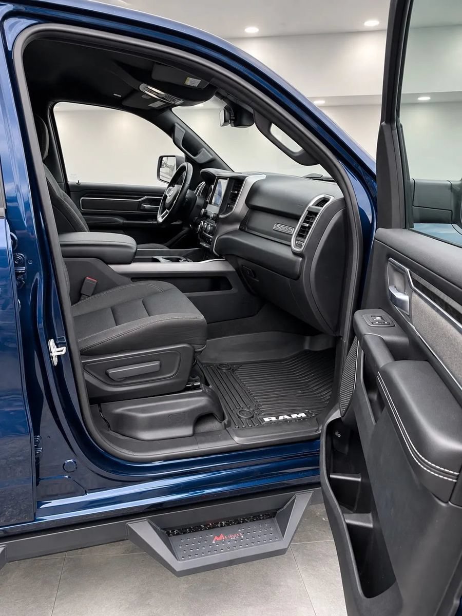 Used 2019 RAM 1500 Big Horn AWD/4WD image 10