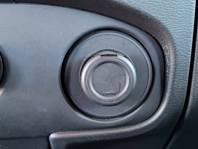 Used 2024 Nissan Frontier SV AWD/4WD image 13