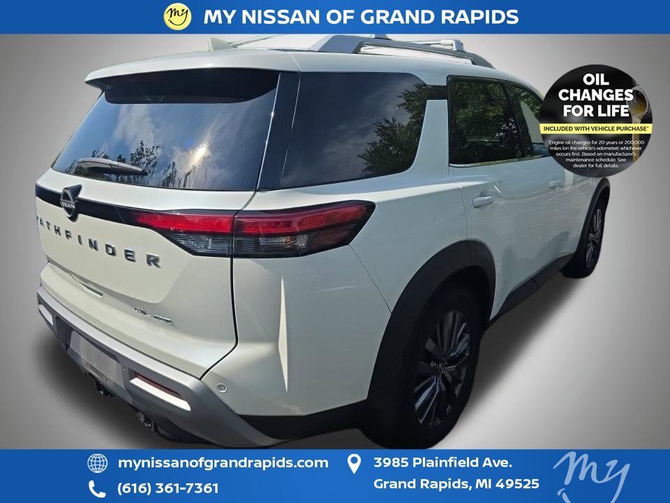 Certified 2024 Nissan Pathfinder SL w/ SL Premium Package AWD/4WD image 3