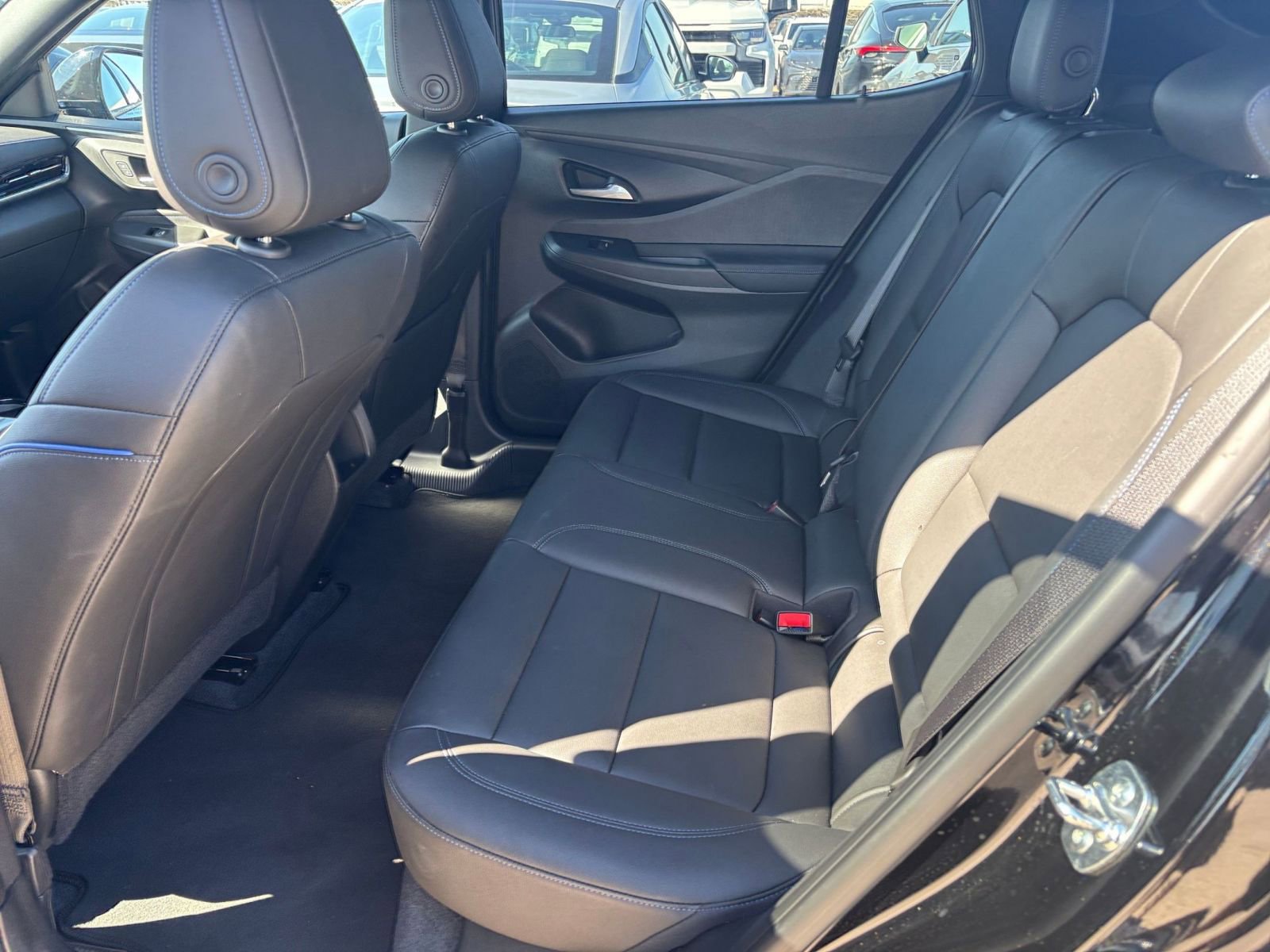 Used 2025 Buick Envista Sport Touring image 24