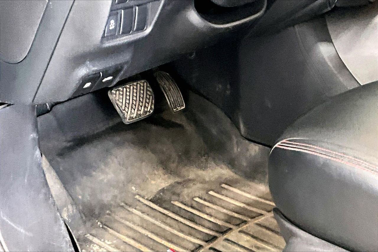 Used 2015 Nissan Juke SL image 21