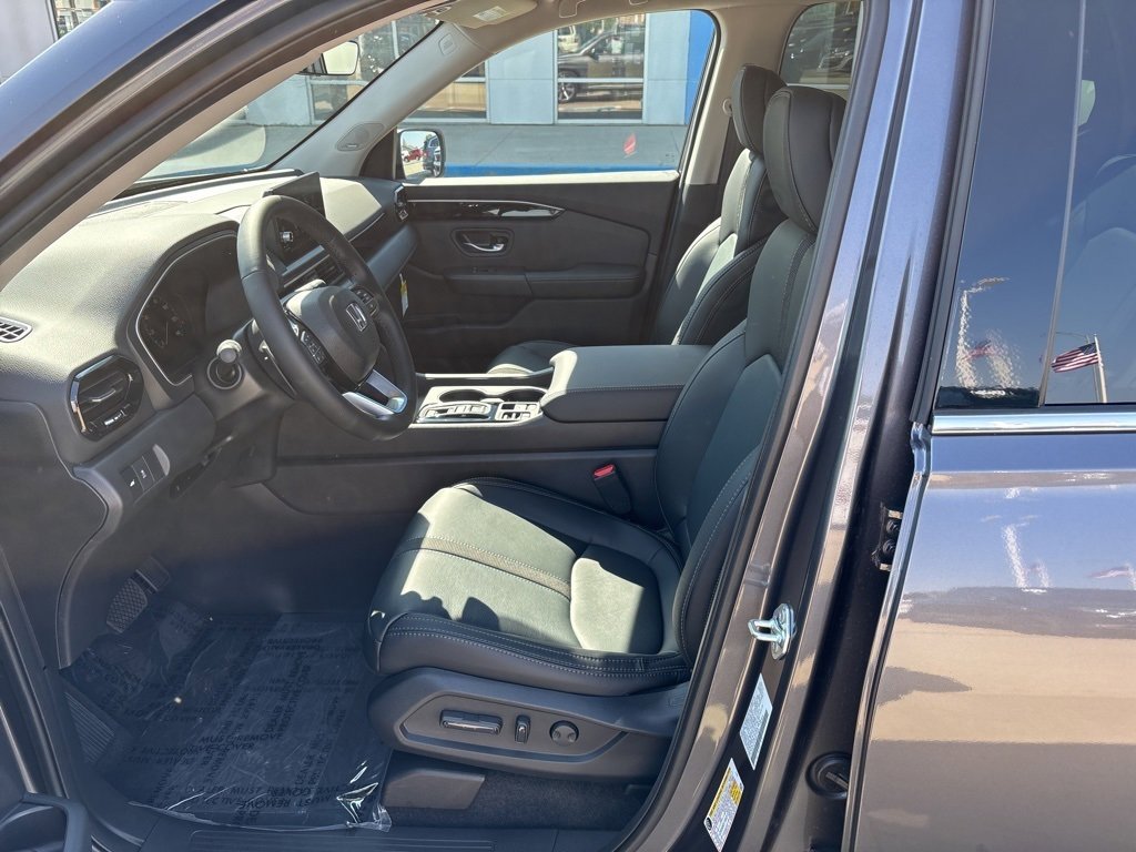 New 2025 Honda Pilot Touring image 21