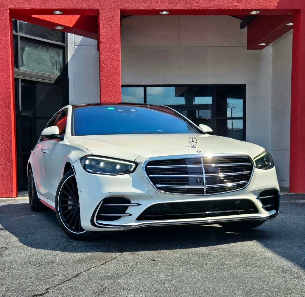 Used 2022 Mercedes-Benz S 500 4MATIC w/ AMG Line Package image 12