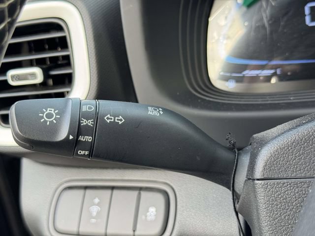 Used 2024 Hyundai Venue Limited FWD image 27