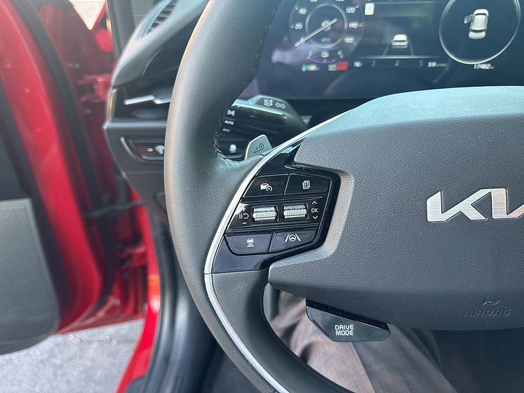 Used 2024 Kia Niro Wind FWD image 12