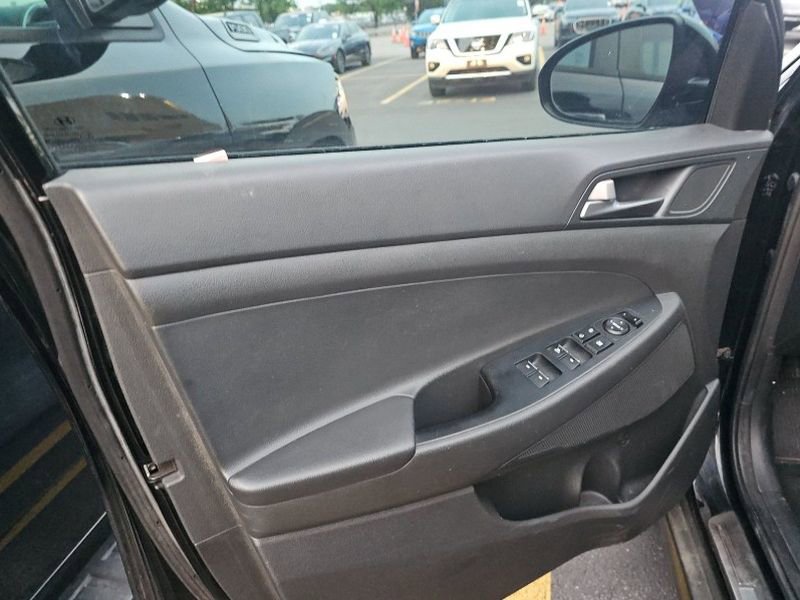 Used 2016 Hyundai Tucson Limited image 15