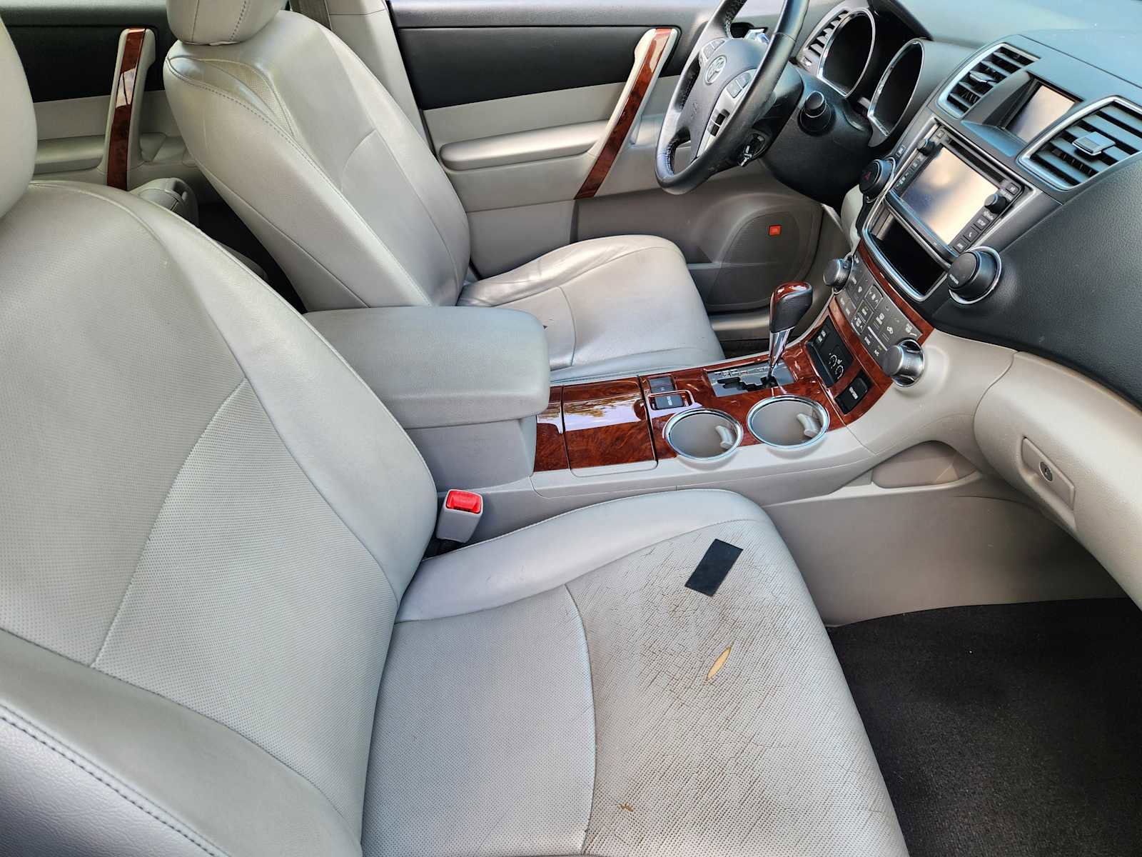 Used 2013 Toyota Highlander Limited FWD image 13