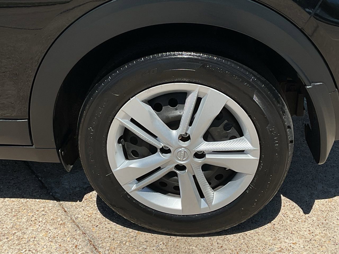 Used 2024 Nissan Kicks S image 8