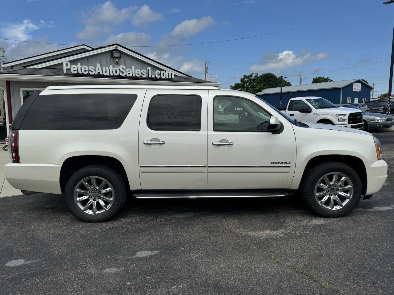 Used 2014 GMC Yukon XL Denali AWD/4WD image 13