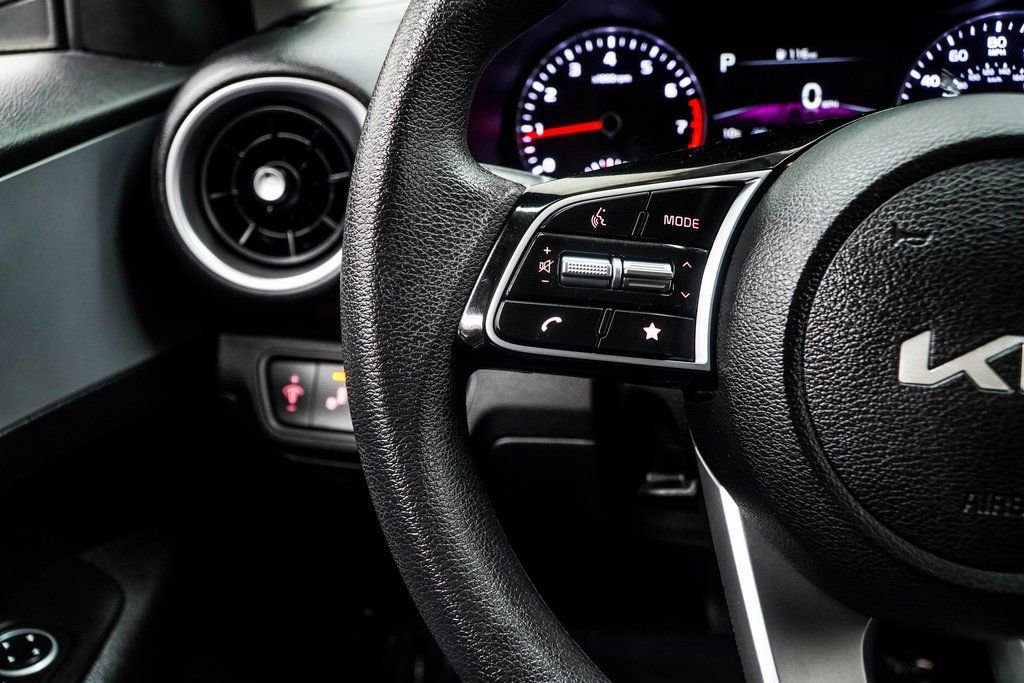 Used 2023 Kia Forte LXS w/ LXS Technology Package image 30