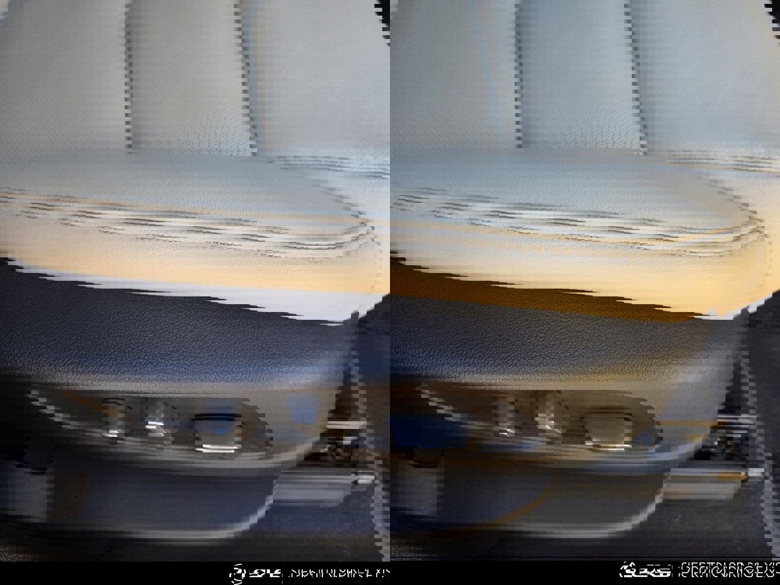 Used 2018 Cadillac XT5 Luxury w/ Driver Awareness Package image 33