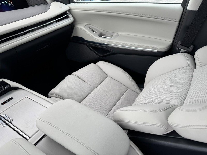 New 2025 Lincoln Navigator L Reserve image 11