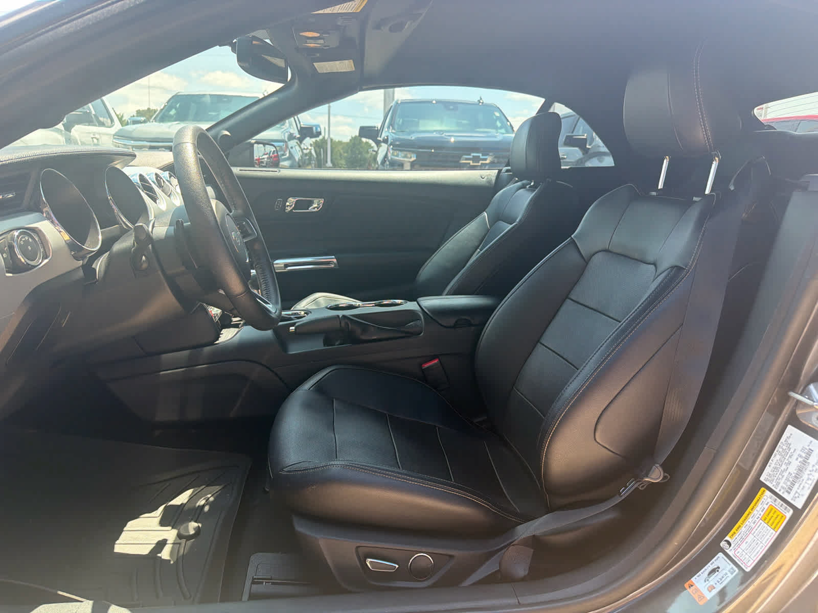 Used 2015 Ford Mustang GT Premium w/ Equipment Group 401A RWD image 13
