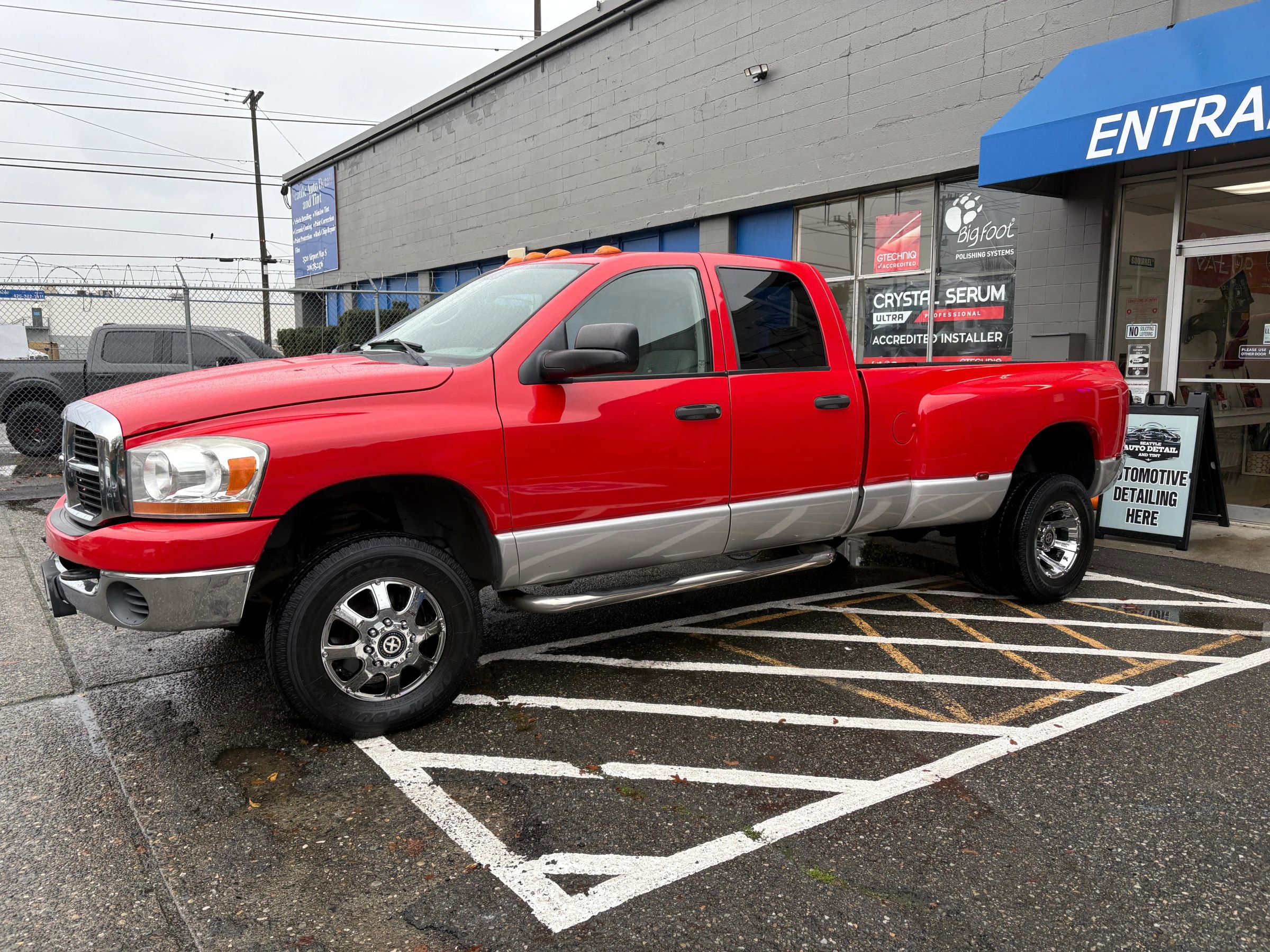 Used 2006 Dodge Ram 3500 Truck SLT image 2