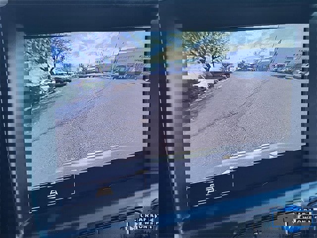 Used 2024 GMC Terrain SLT image 16