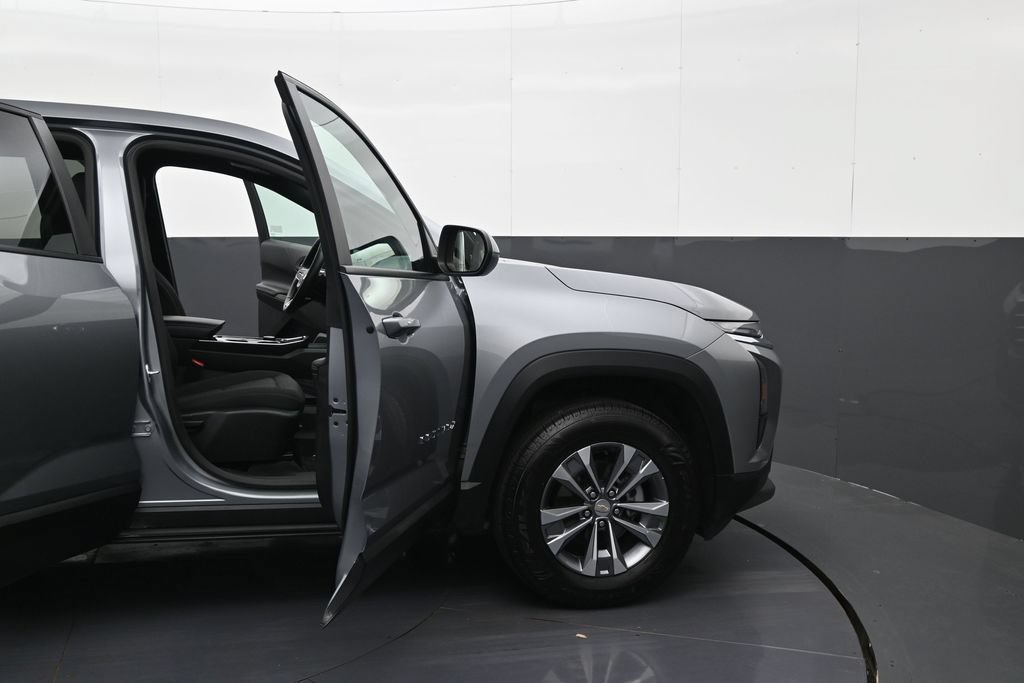 Certified 2026 Chevrolet Equinox LT AWD/4WD image 9