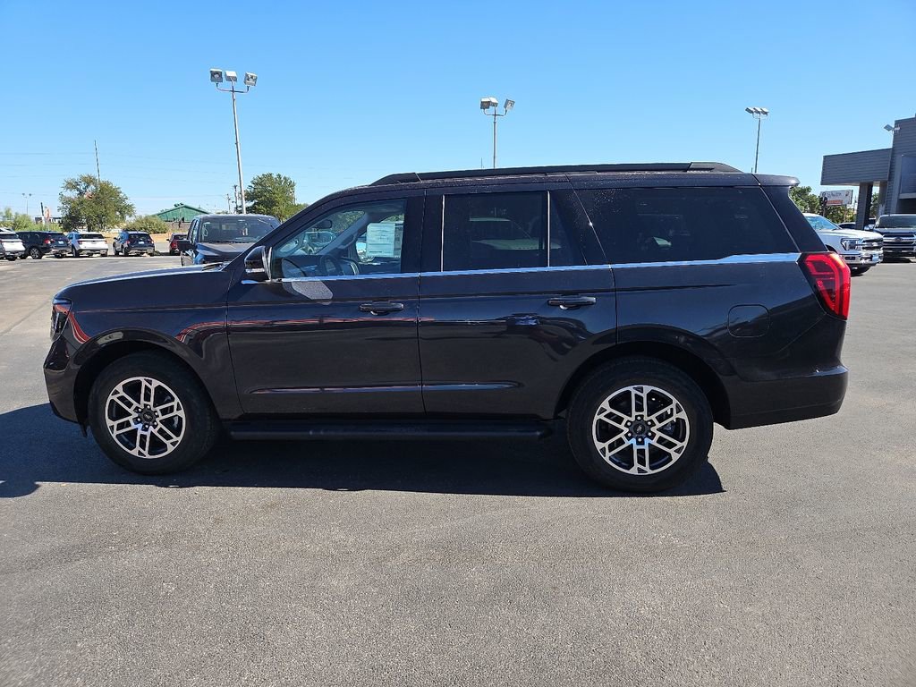 New 2025 Ford Expedition Active image 7