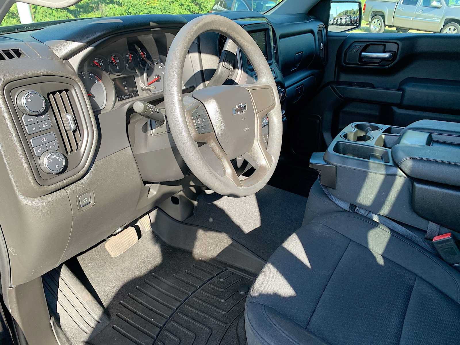 Certified 2020 Chevrolet Silverado 1500 Custom w/ Rally Edition AWD/4WD image 10