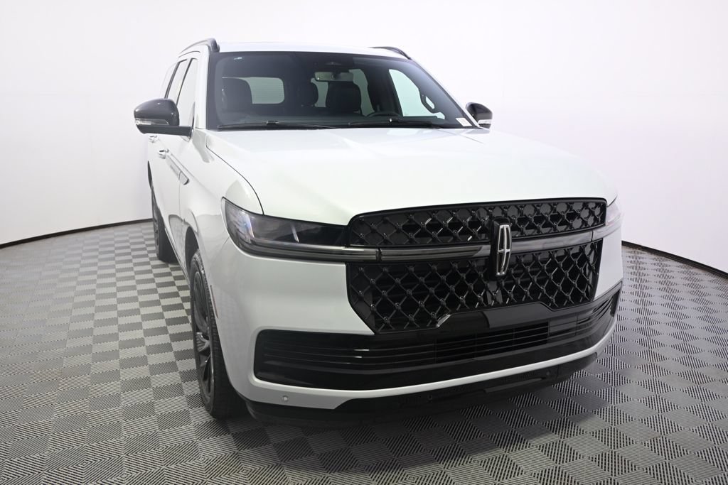 New 2026 Lincoln Navigator Reserve w/ Jet Appearance Package AWD/4WD image 9