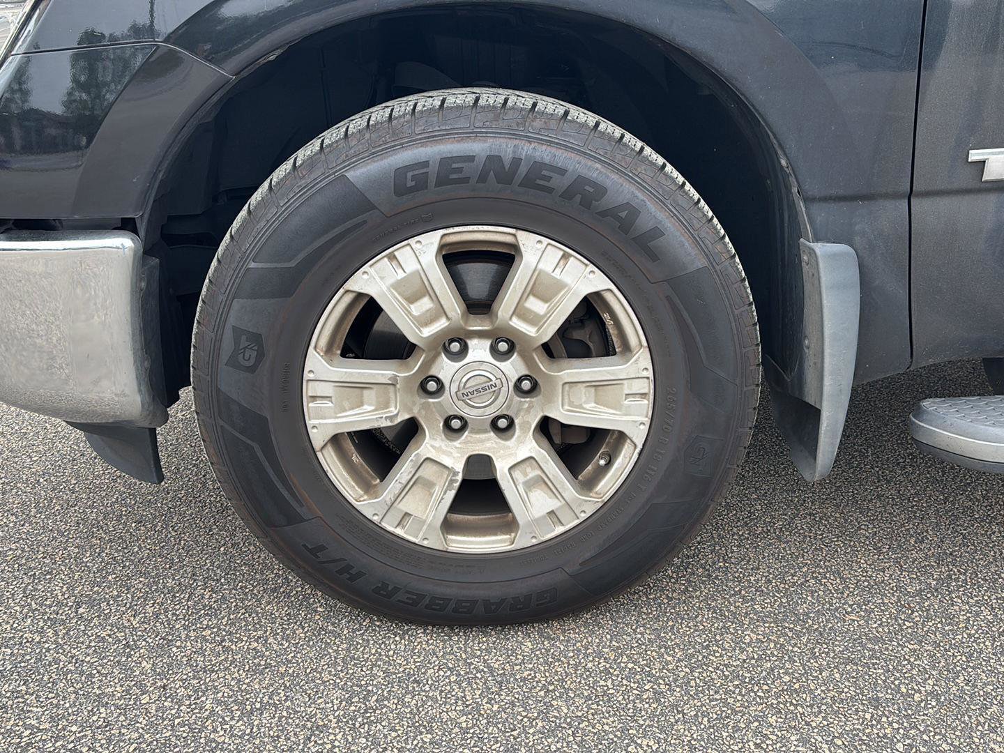 Used 2017 Nissan Titan SV image 8