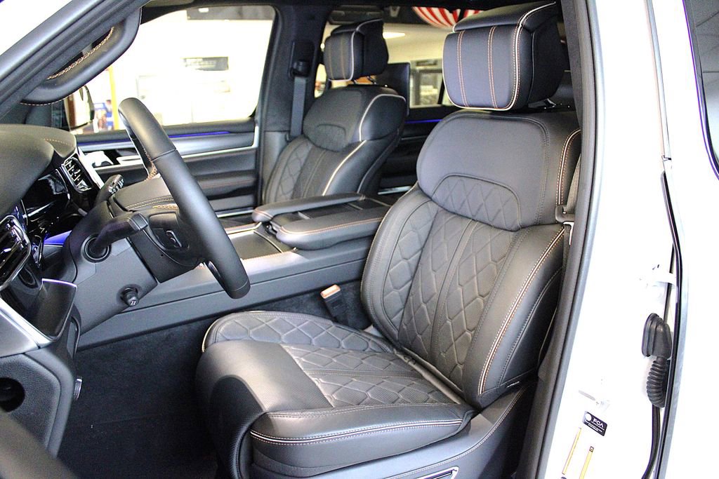 New 2026 Jeep Grand Wagoneer L Summit AWD/4WD image 19