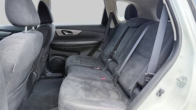 Used 2016 Nissan Rogue S FWD image 13