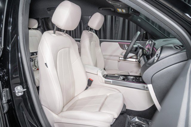 New 2025 Mercedes-Benz EQB 300 4MATIC image 14