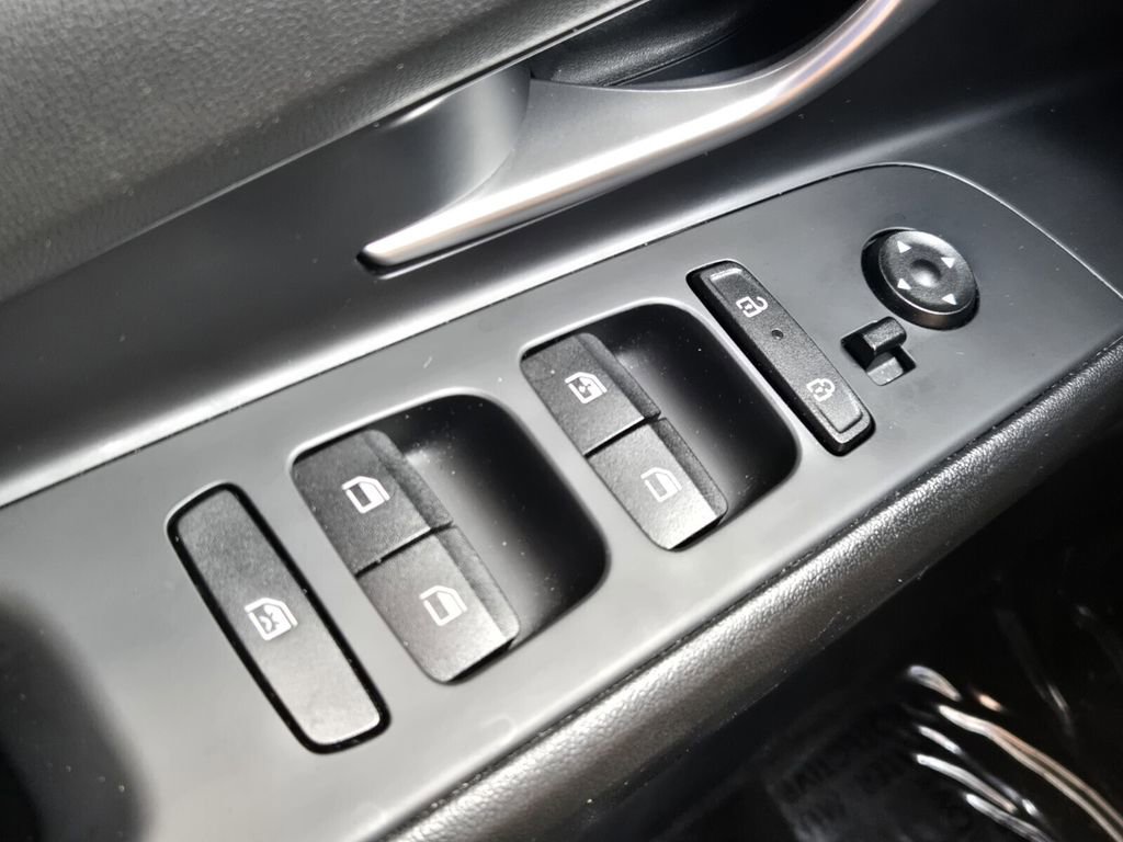 Certified 2024 Hyundai Elantra SEL FWD image 25