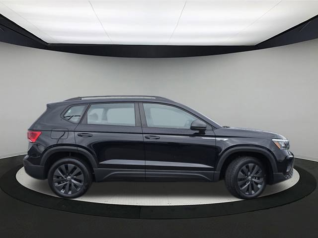 Certified 2022 Volkswagen Taos S image 8