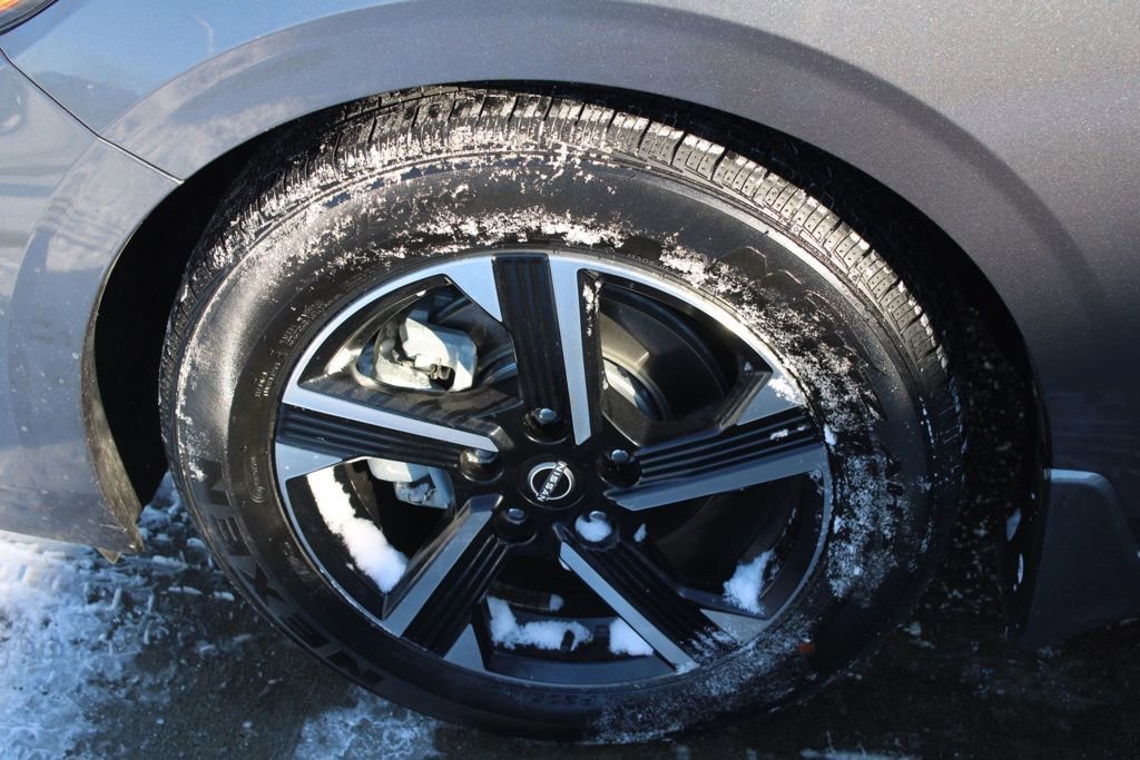 Used 2025 Nissan Sentra SV image 11