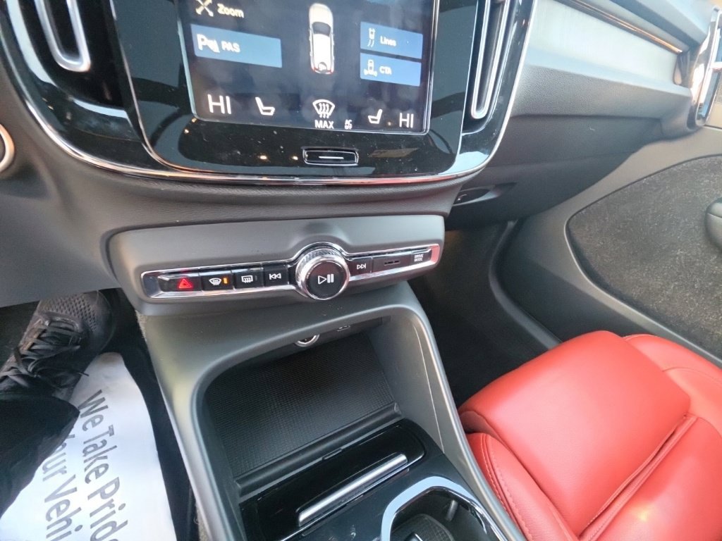 Used 2019 Volvo XC40 T4 Inscription FWD image 22