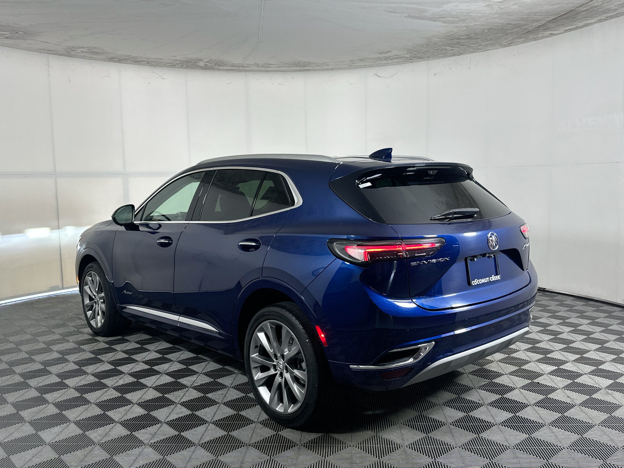 Used 2023 Buick Envision Avenir FWD image 5