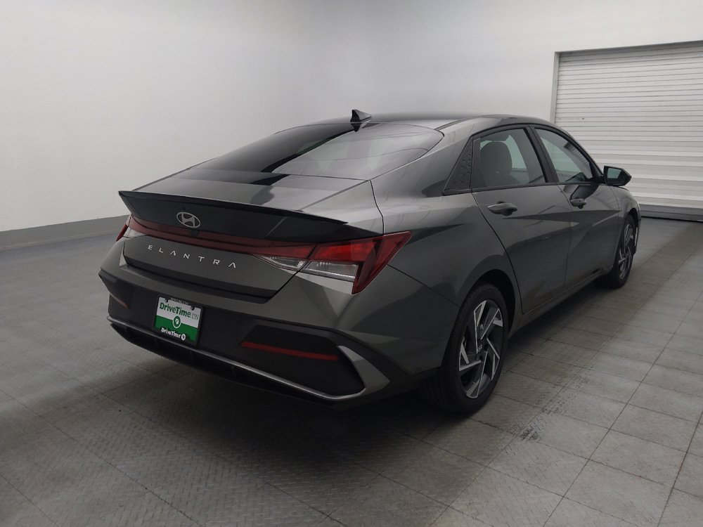Used 2025 Hyundai Elantra Sport FWD image 9