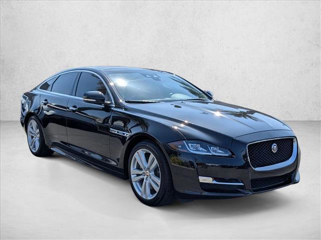 Used 2019 Jaguar XJ R-Sport image 3