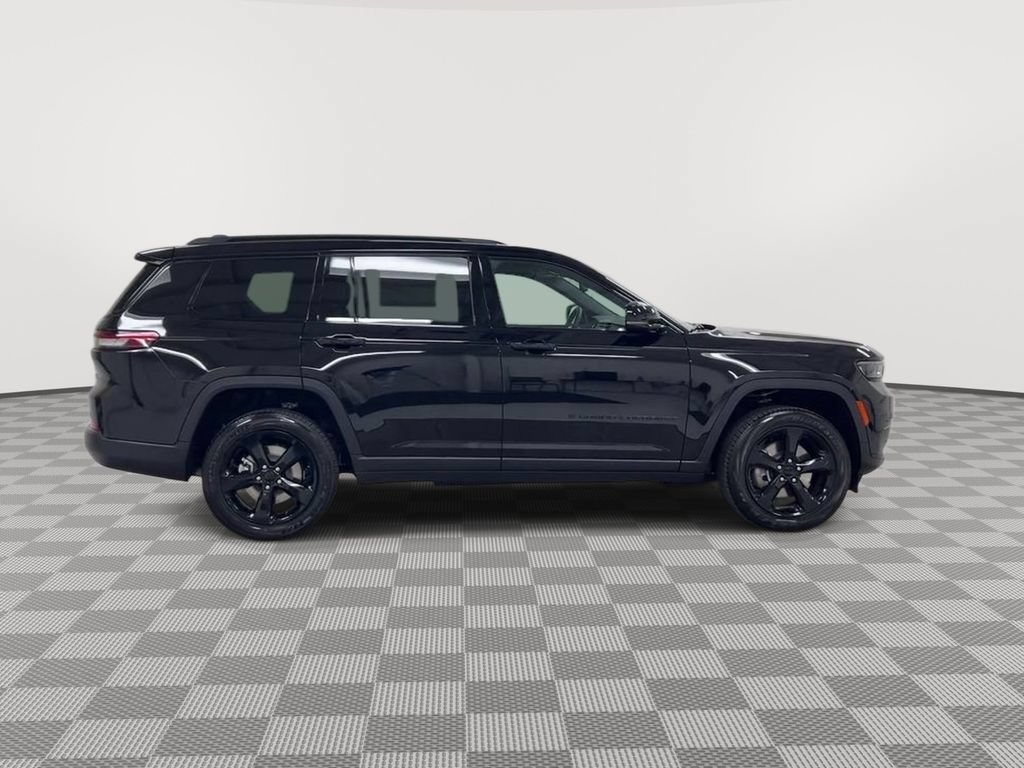 Used 2023 Jeep Grand Cherokee L Altitude AWD/4WD image 9