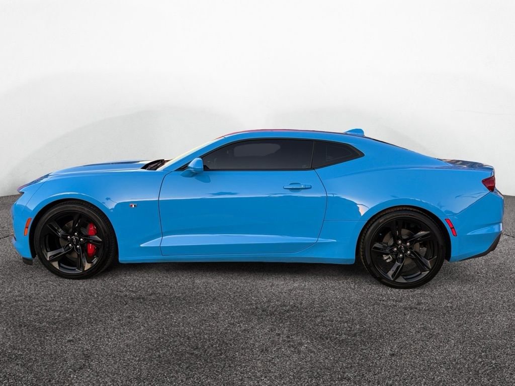 Used 2022 Chevrolet Camaro LT RWD image 2