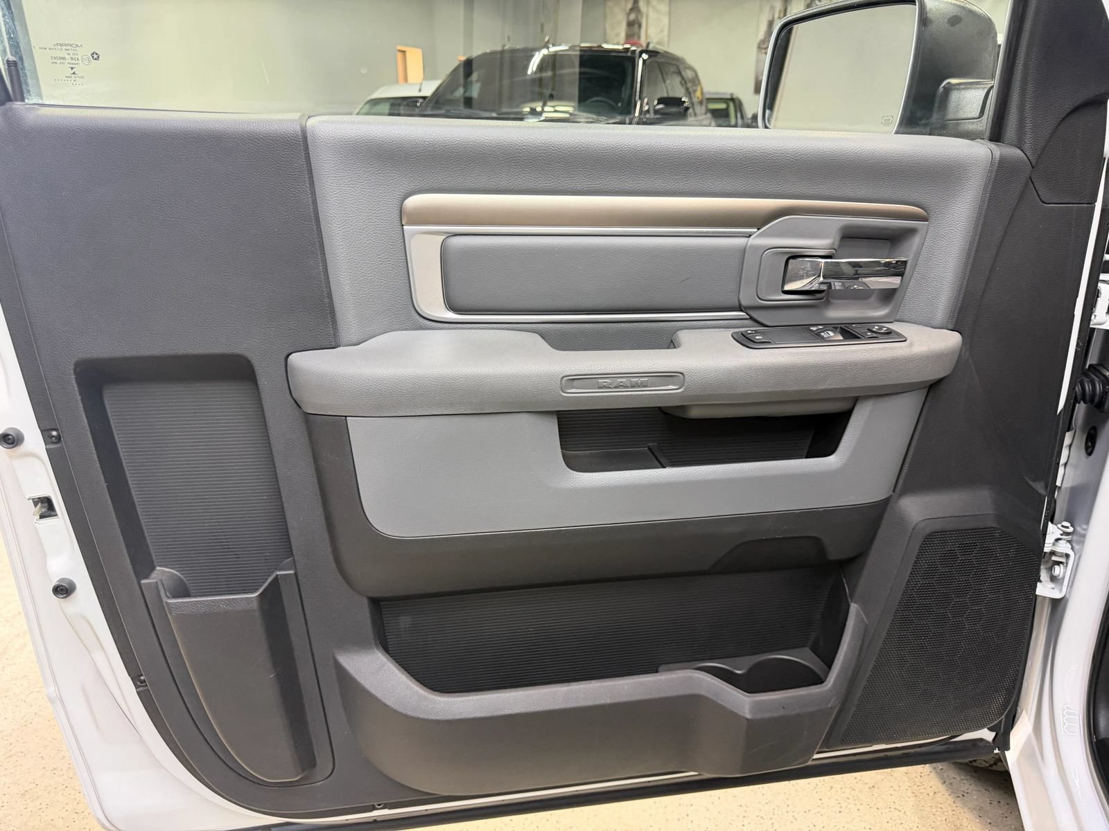 Used 2018 RAM 1500 Express RWD image 24