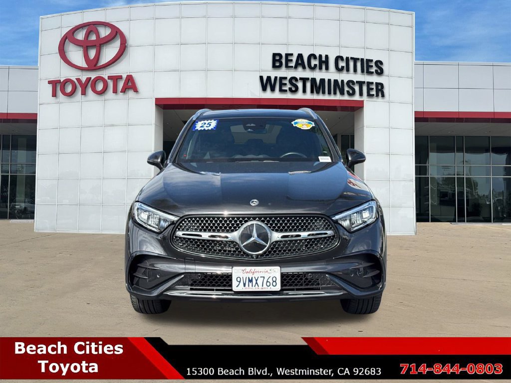 Used 2025 Mercedes-Benz GLC 300 4MATIC image 4