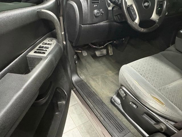 Used 2008 Chevrolet Silverado 1500 LT w/ Power Pack Plus AWD/4WD image 10