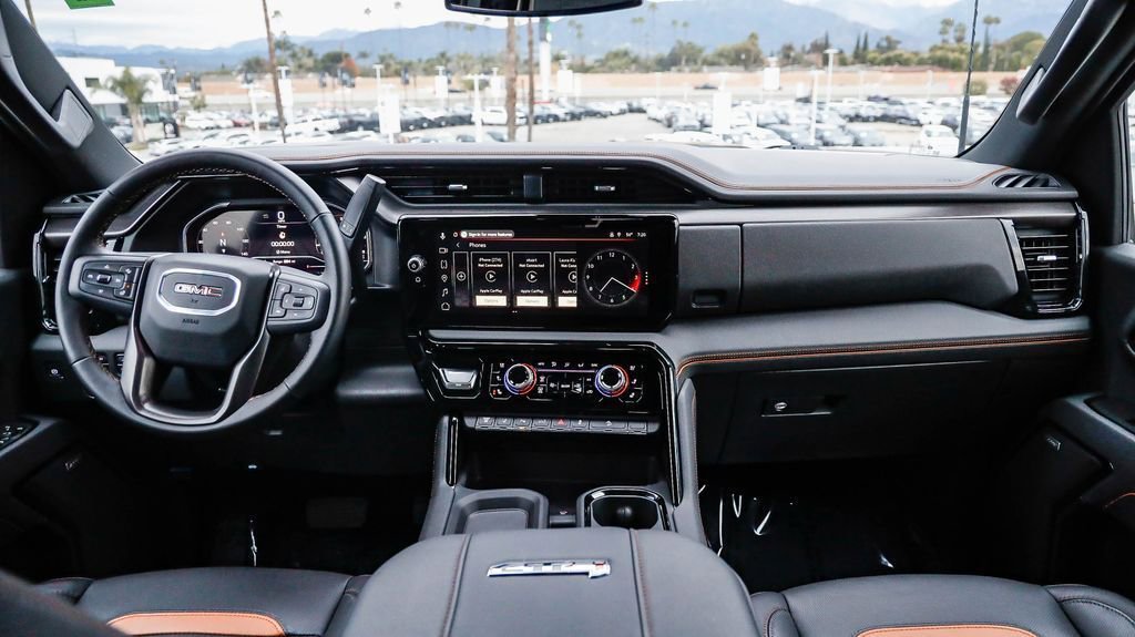 Used 2025 GMC Sierra 2500 AT4 image 13