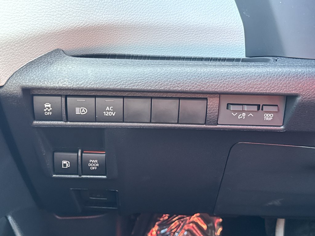 Used 2026 Toyota Sienna XLE AWD/4WD image 29