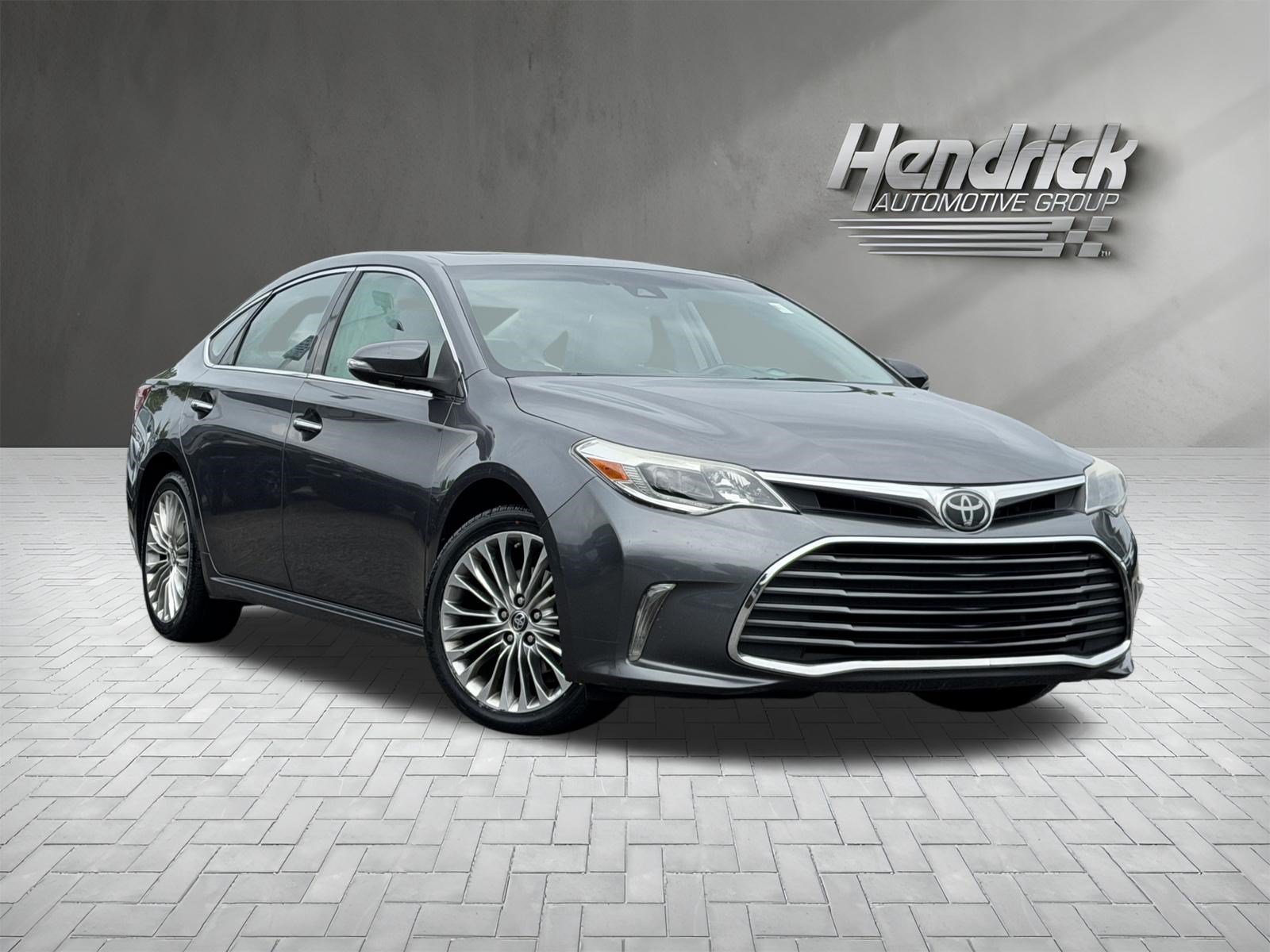 Used 2016 Toyota Avalon Limited w/ Toyota Safety Sense Package FWD image 2