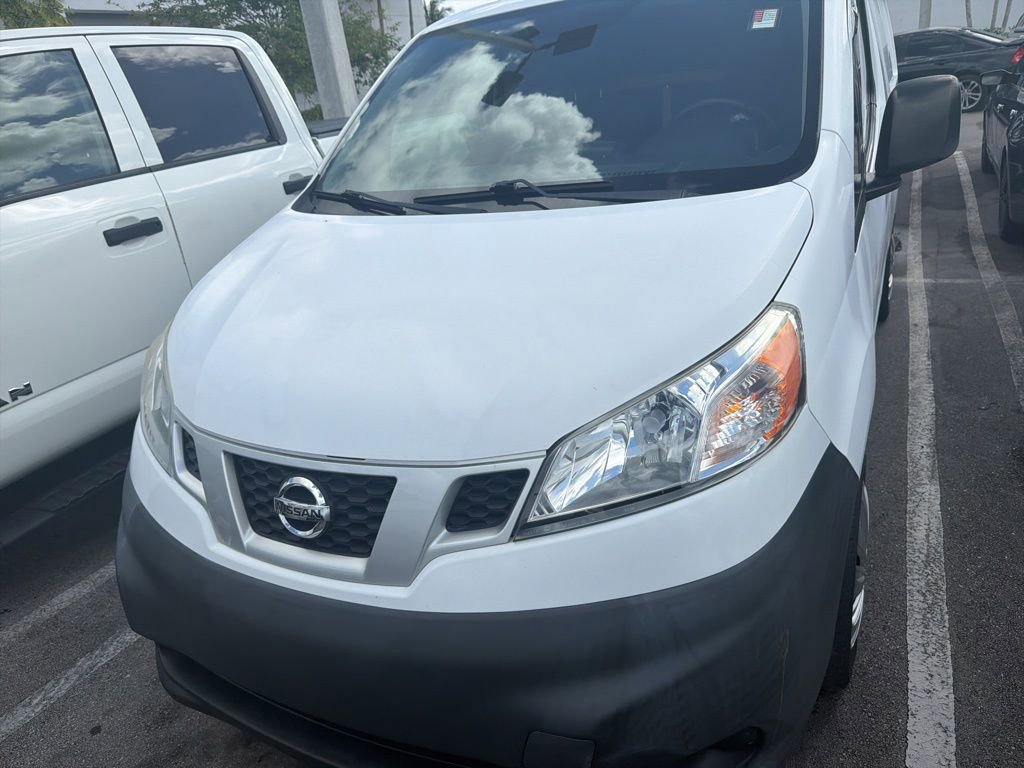 Used 2015 Nissan NV200 S image 2