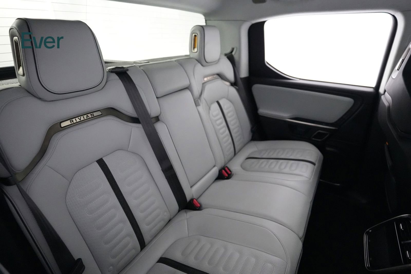 Used 2023 Rivian R1T Adventure image 5