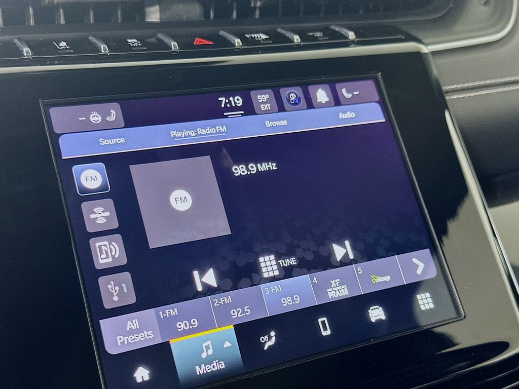 Used 2023 Jeep Grand Cherokee Altitude image 28