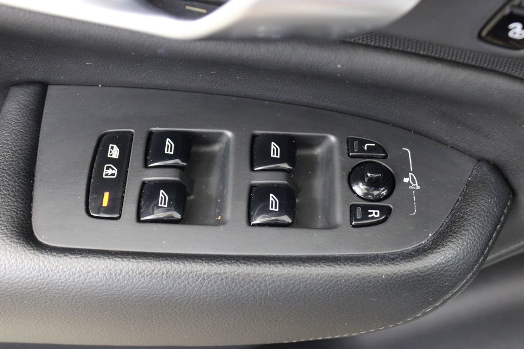 Used 2022 Volvo XC90 T5 Momentum FWD image 19